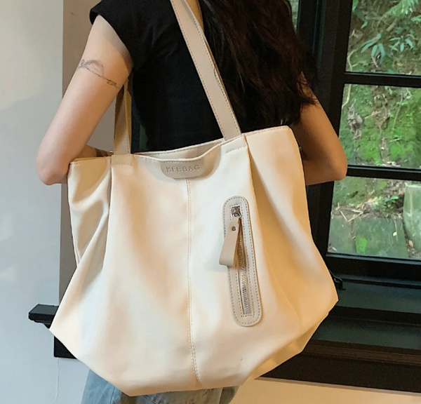 White Canvas Bag with Leather Accents